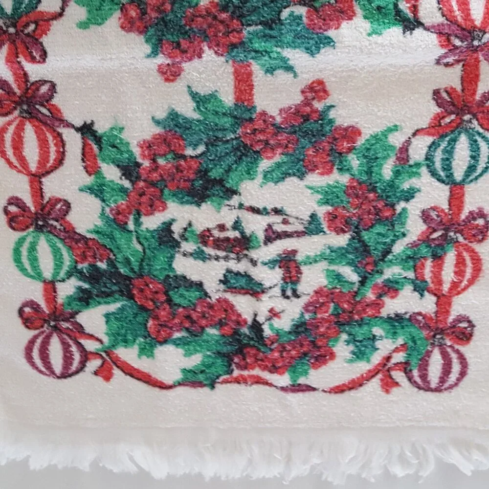Vintage Christmas Kitchen Towels *AS IS* Please Read